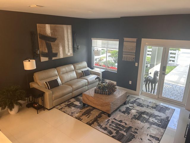 1488 NE 34TH Street, Oakland Park, FL 33334
