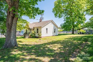 3042 N Oxford Street, Claremont, NC 28610