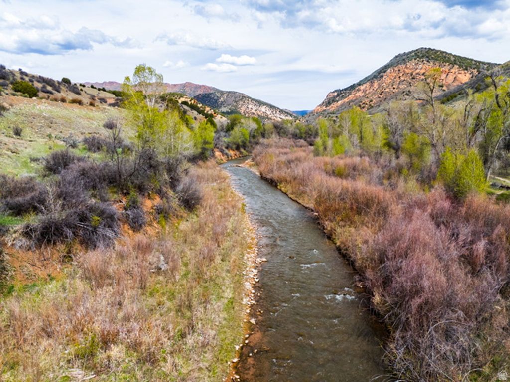 Image 115 of property listing at 9795 E 7777 S, Spanish Fork, UT 84660