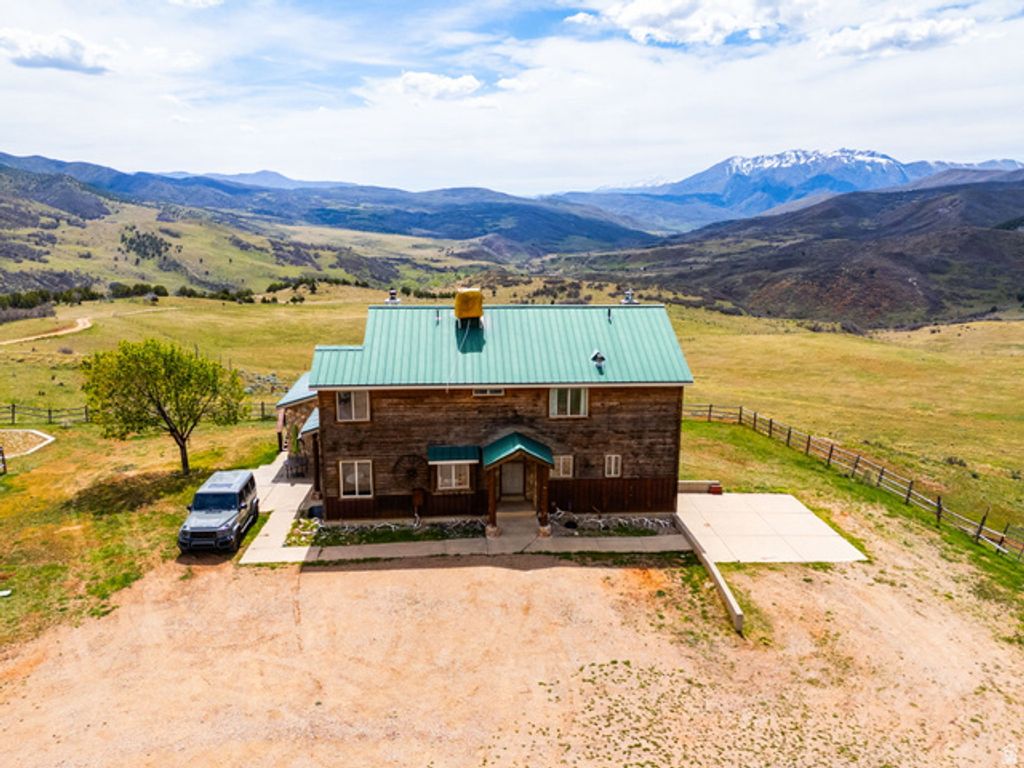 Image 8 of property listing at 9795 E 7777 S, Spanish Fork, UT 84660