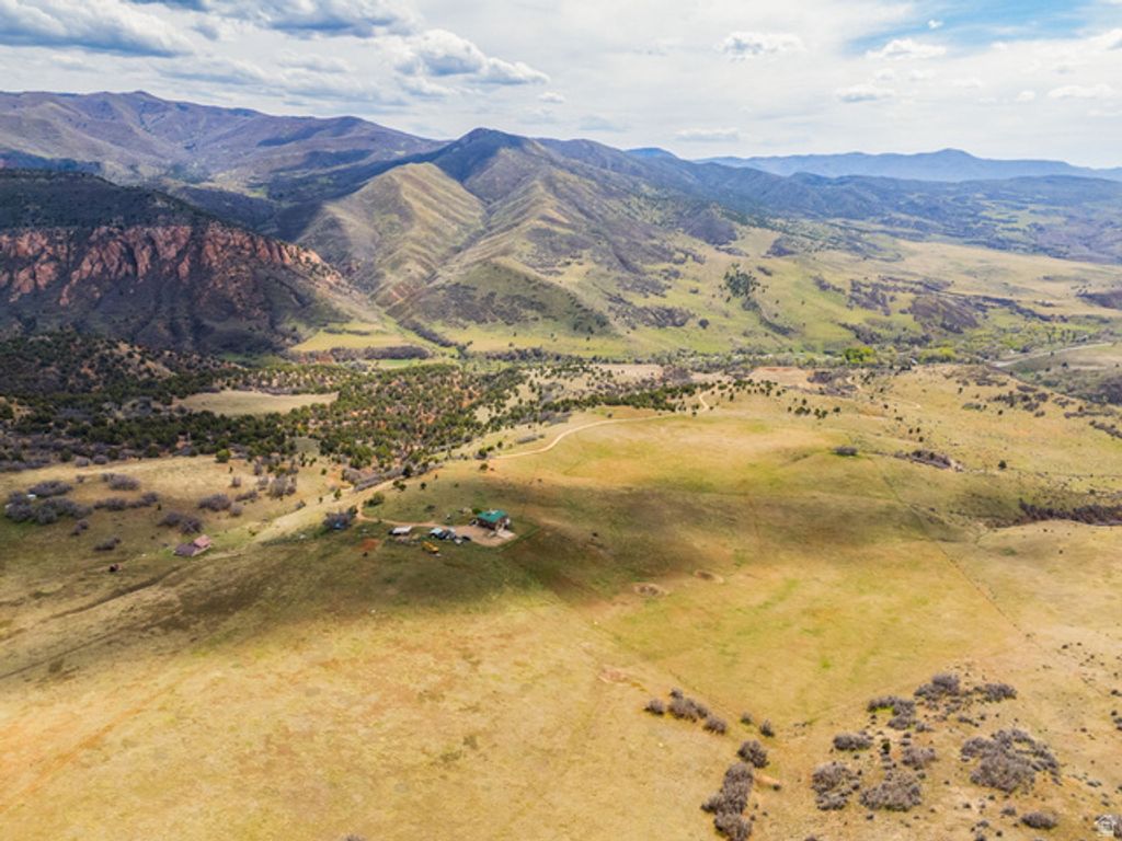 Image 98 of property listing at 9795 E 7777 S, Spanish Fork, UT 84660