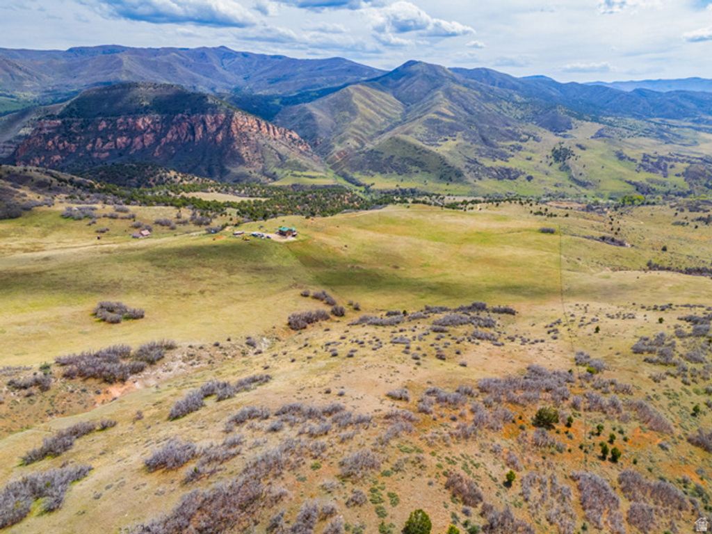 Image 99 of property listing at 9795 E 7777 S, Spanish Fork, UT 84660