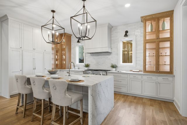 2113 Eastwood Ave, Nashville, TN 37212