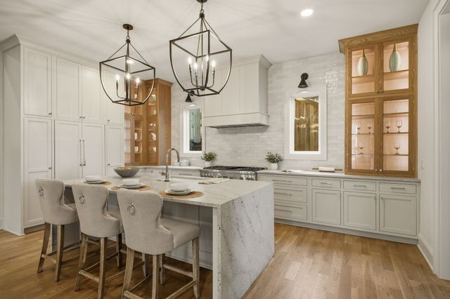 2113 Eastwood Ave, Nashville, TN 37212