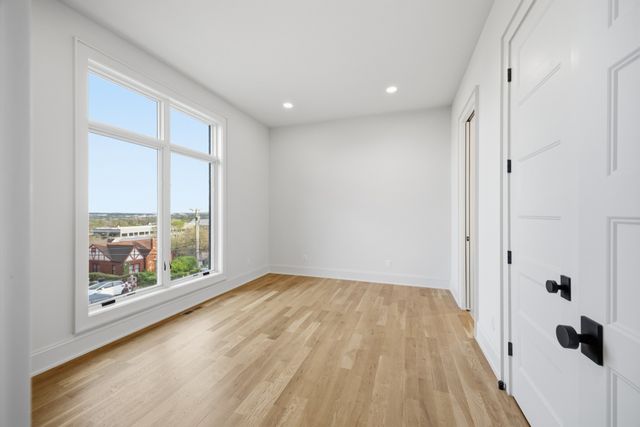 2113 Eastwood Ave, Nashville, TN 37212