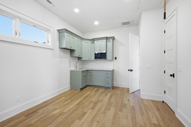 2113 Eastwood Ave, Nashville, TN 37212