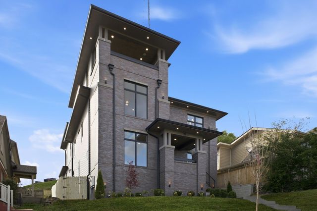 2113 Eastwood Ave, Nashville, TN 37212