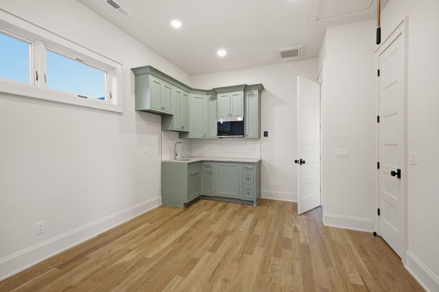 2113 Eastwood Ave, Nashville, TN 37212