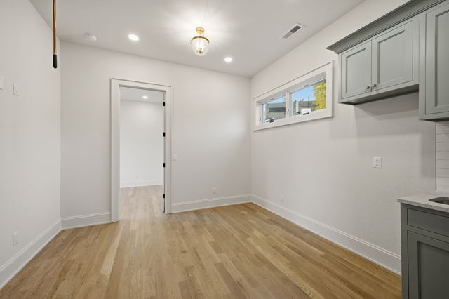 2113 Eastwood Ave, Nashville, TN 37212