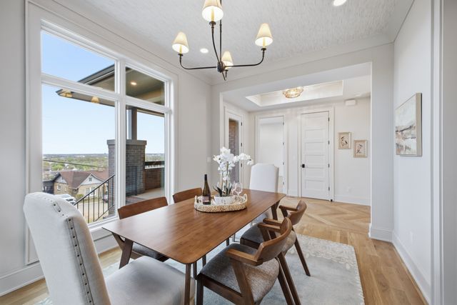 2113 Eastwood Ave, Nashville, TN 37212