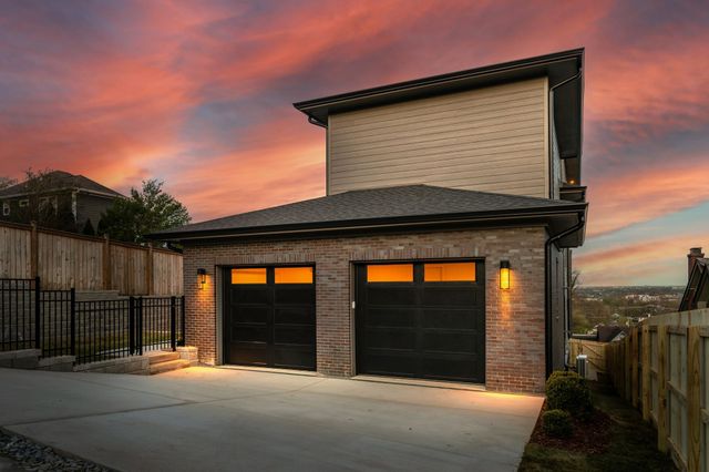 2113 Eastwood Ave, Nashville, TN 37212