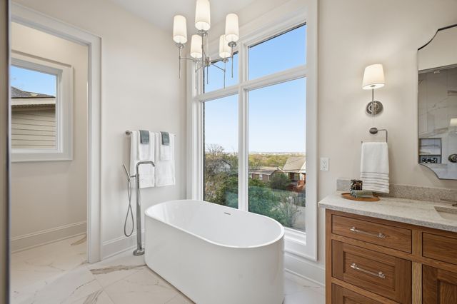 2113 Eastwood Ave, Nashville, TN 37212