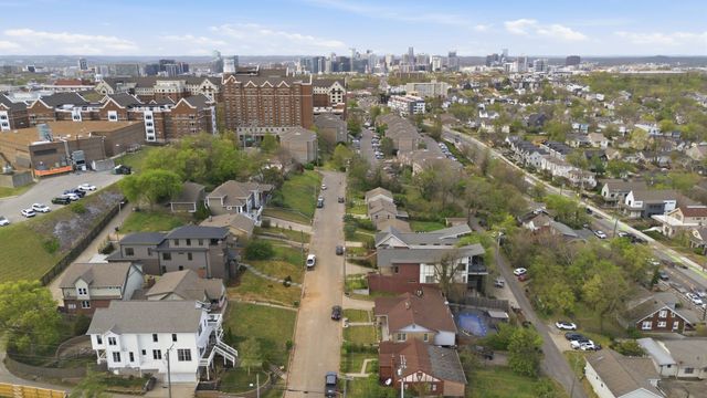 2113 Eastwood Ave, Nashville, TN 37212