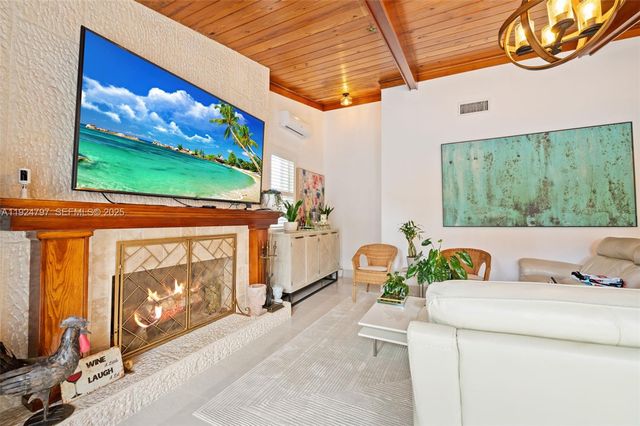 2729 NW 28th St, Boca Raton, FL 33434