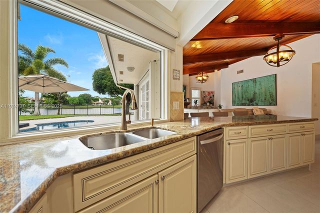 2729 NW 28th St, Boca Raton, FL 33434