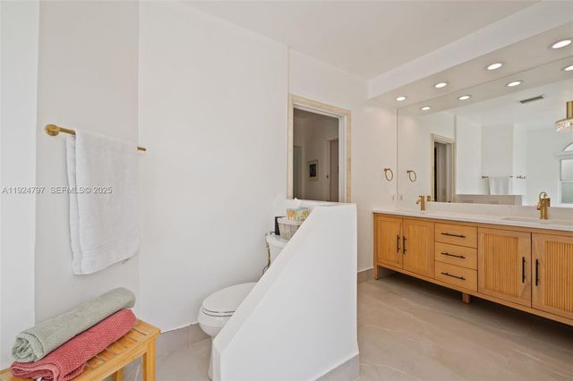 2729 NW 28th St, Boca Raton, FL 33434