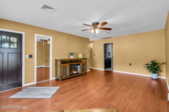 56 Bellflower Court, Toms River, NJ 08755