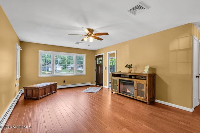 56 Bellflower Court, Toms River, NJ 08755