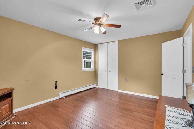 56 Bellflower Court, Toms River, NJ 08755