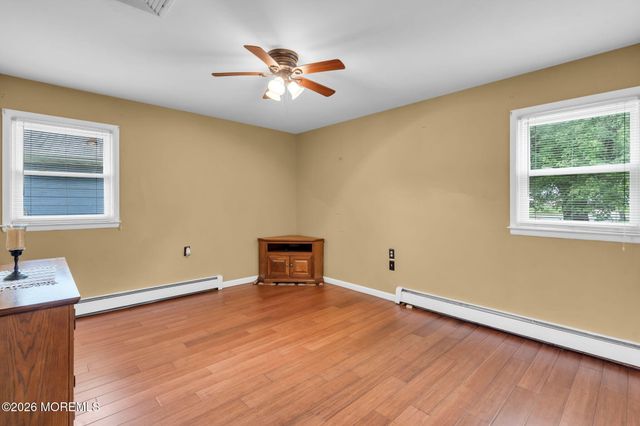 56 Bellflower Court, Toms River, NJ 08755