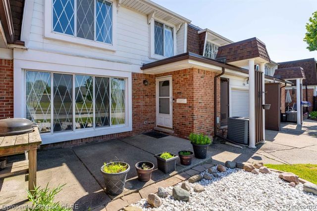 8700 Common Road, Warren, MI 48093