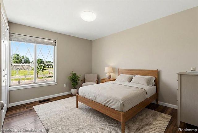 8700 Common Road, Warren, MI 48093