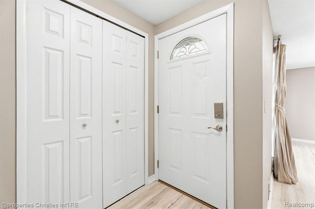8700 Common Road, Warren, MI 48093