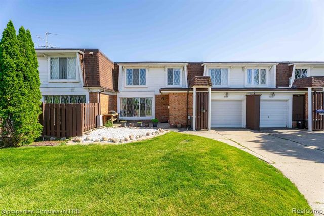 8700 Common Road, Warren, MI 48093