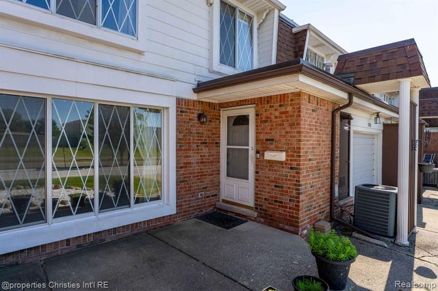 8700 Common Road, Warren, MI 48093