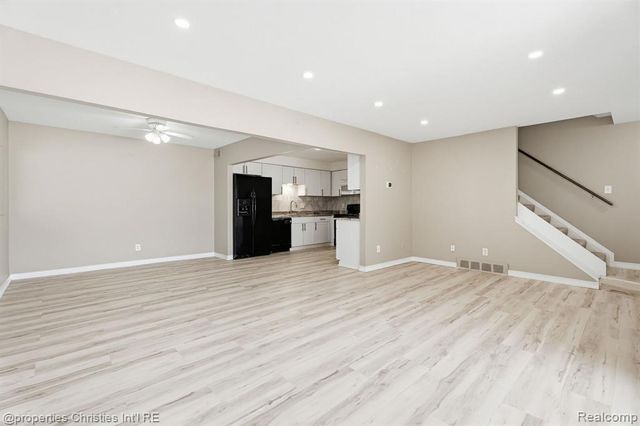 8700 Common Road, Warren, MI 48093