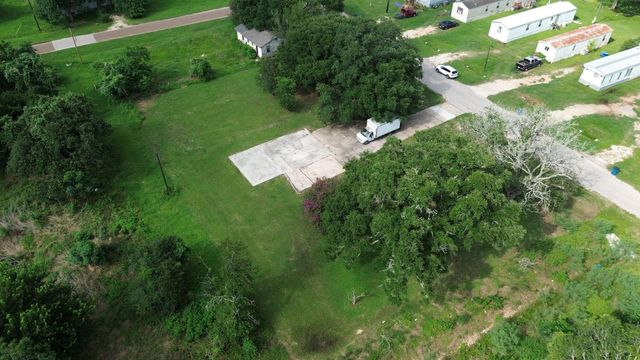 210 5th Street, Hempstead, TX 77445