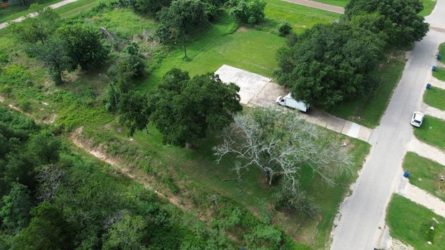 210 5th Street, Hempstead, TX 77445