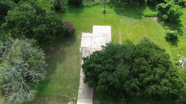 210 5th Street, Hempstead, TX 77445