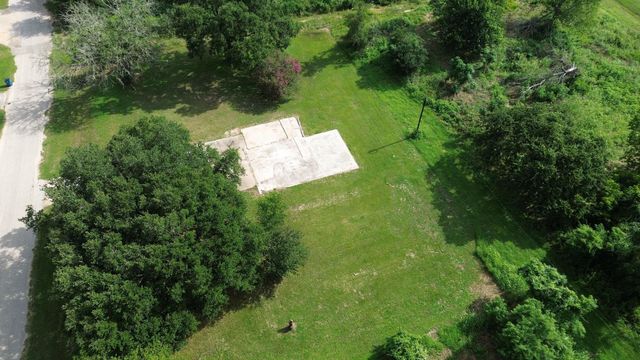 210 5th Street, Hempstead, TX 77445
