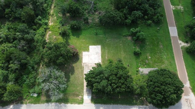 210 5th Street, Hempstead, TX 77445