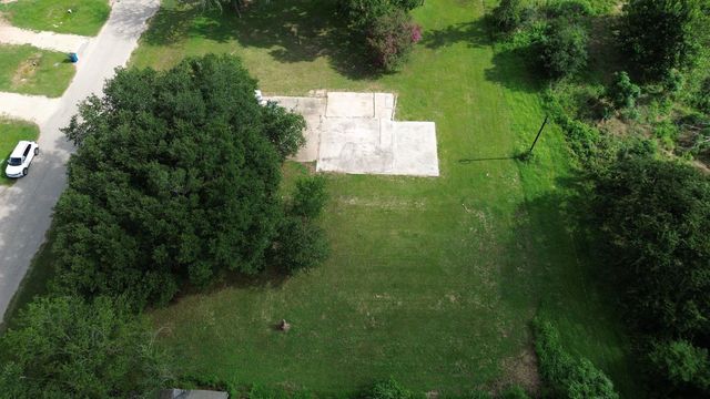 210 5th Street, Hempstead, TX 77445