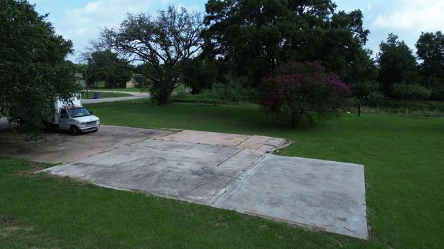 210 5th Street, Hempstead, TX 77445