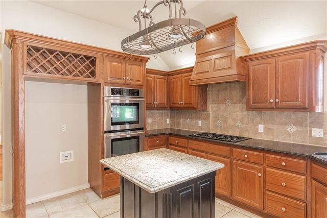 11712 Savanah Place, Yukon, OK 73099