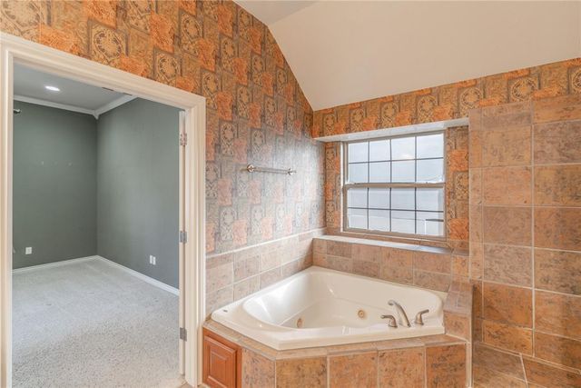 11712 Savanah Place, Yukon, OK 73099