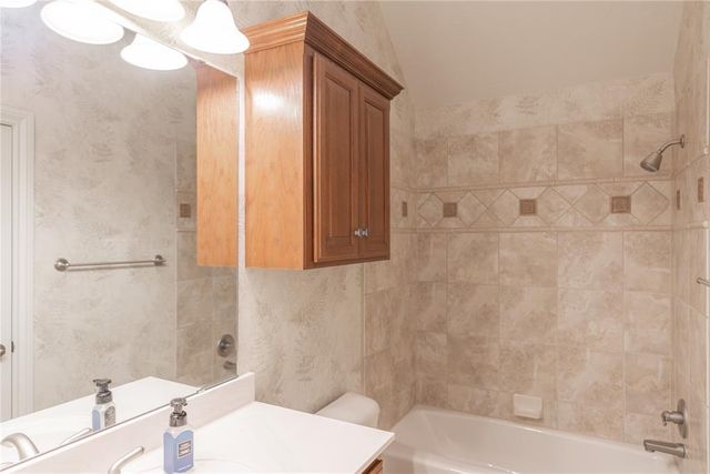 11712 Savanah Place, Yukon, OK 73099