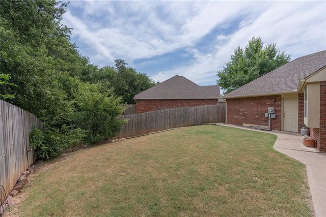 11712 Savanah Place, Yukon, OK 73099