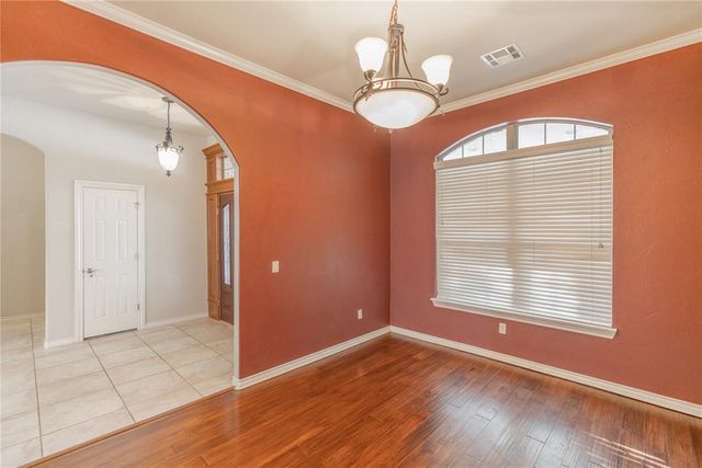 11712 Savanah Place, Yukon, OK 73099