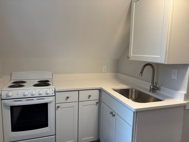 64 Eddy St 3, North Attleboro, MA 02760