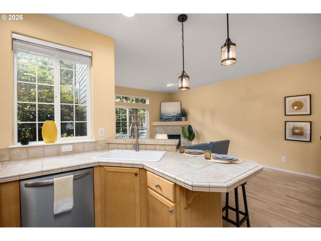 6301 ALYSSA Ter, Lake Oswego, OR 97035