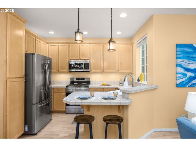 6301 ALYSSA Ter, Lake Oswego, OR 97035