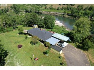 180 RUCKLES Dr, Myrtle Creek, OR 97457