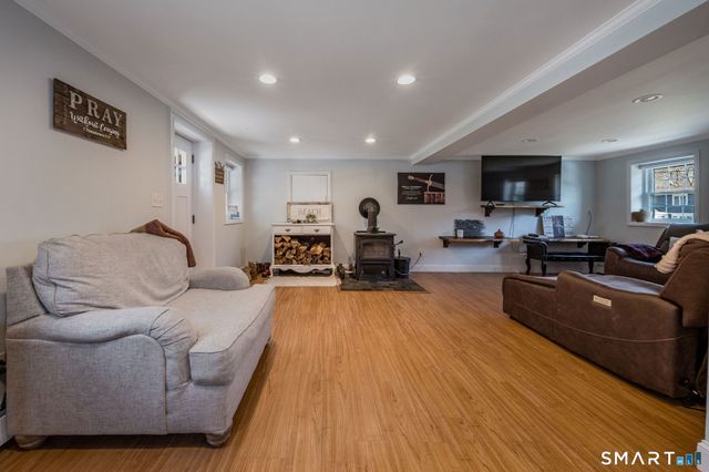 50 Jefferson Circle, Clinton, CT 06413