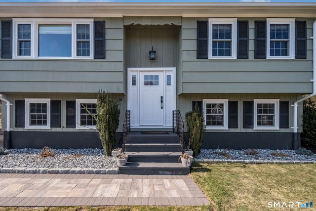 50 Jefferson Circle, Clinton, CT 06413