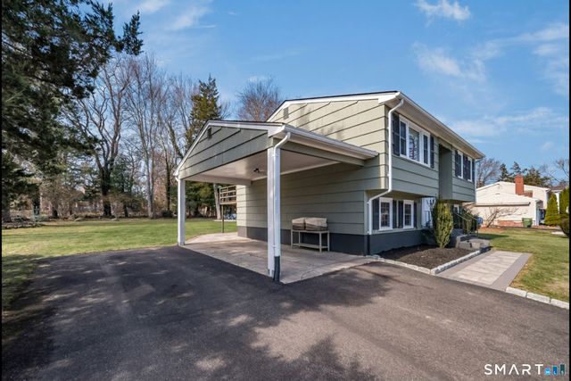 50 Jefferson Circle, Clinton, CT 06413