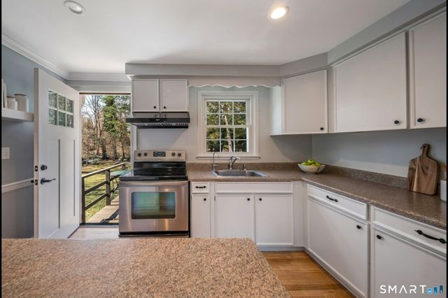 50 Jefferson Circle, Clinton, CT 06413